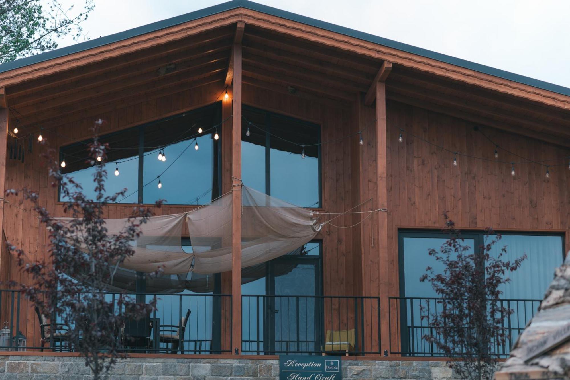 Villa Dakota Forest Retreat