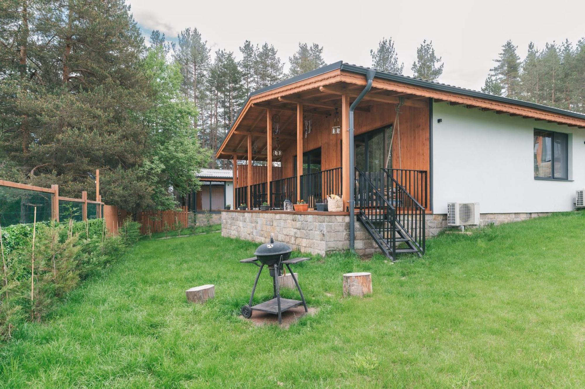 Dakota Forest Retreat Villa *